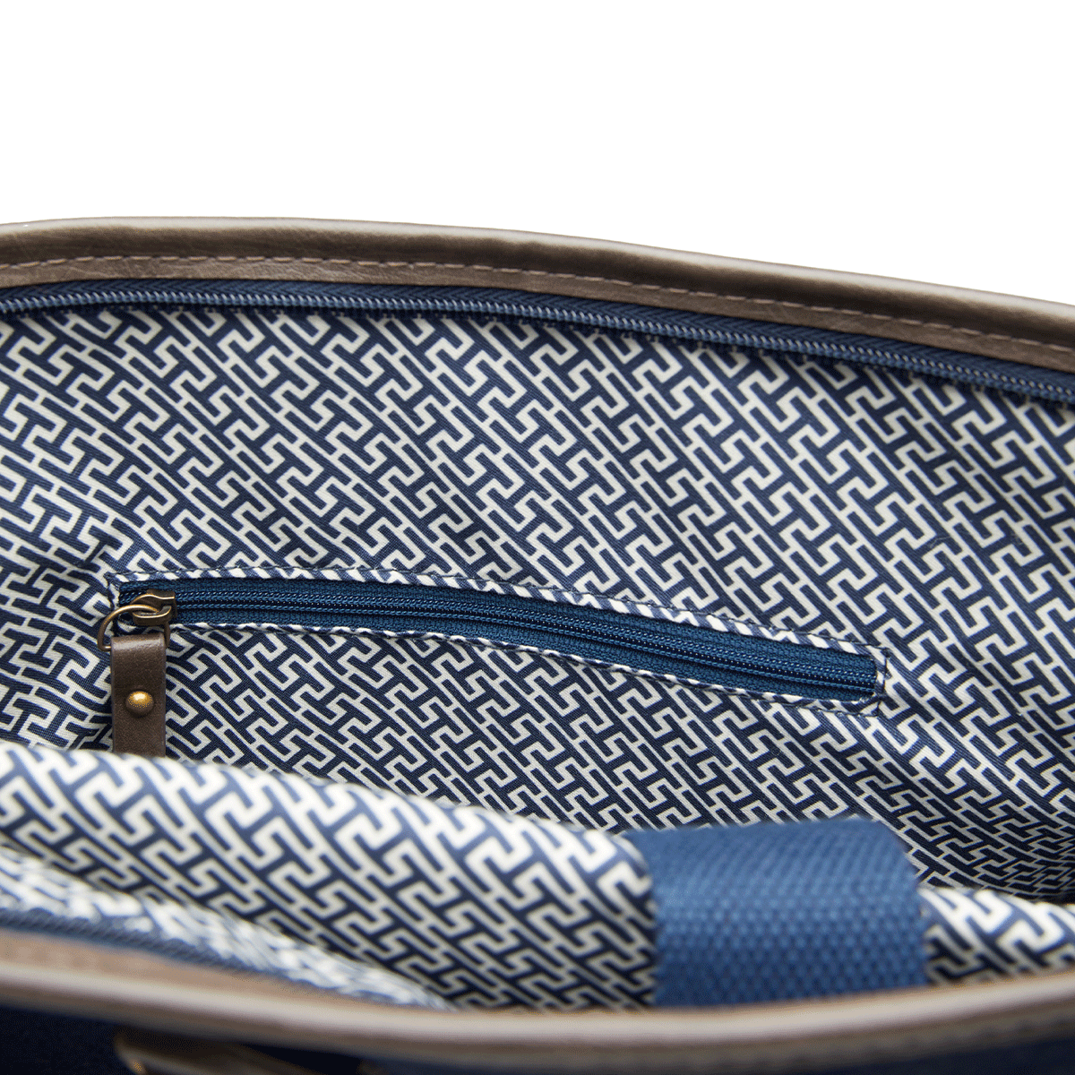 Vinga Hunton Brief